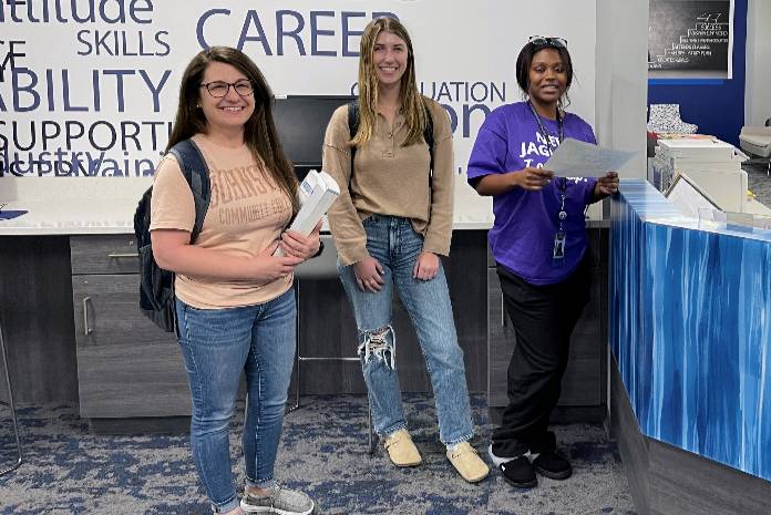 Photo of Students at the Student Success Center
