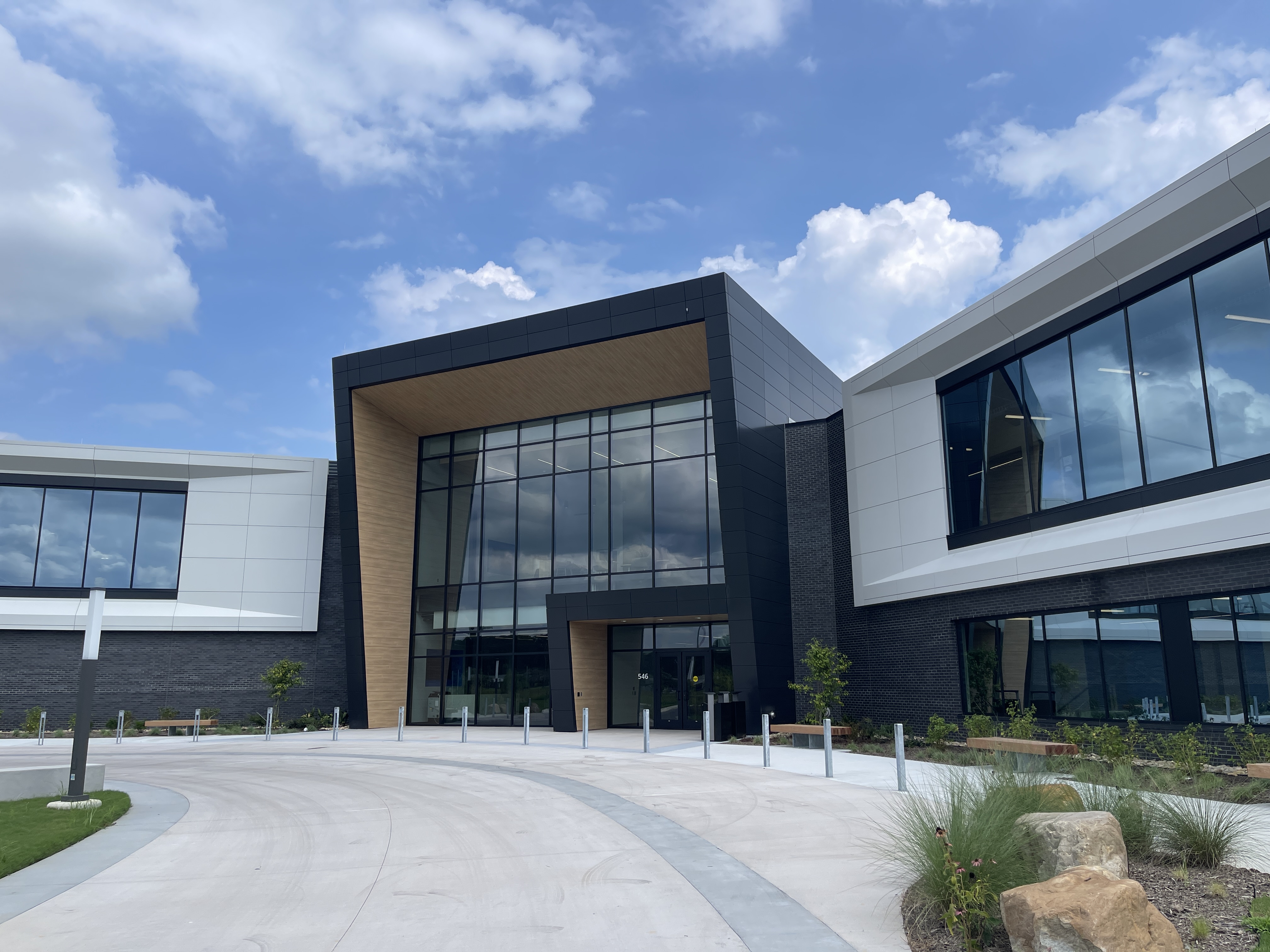 Advanced Manufacturing Training Facility Photo of Advanced Manufacturing Traingin Facility