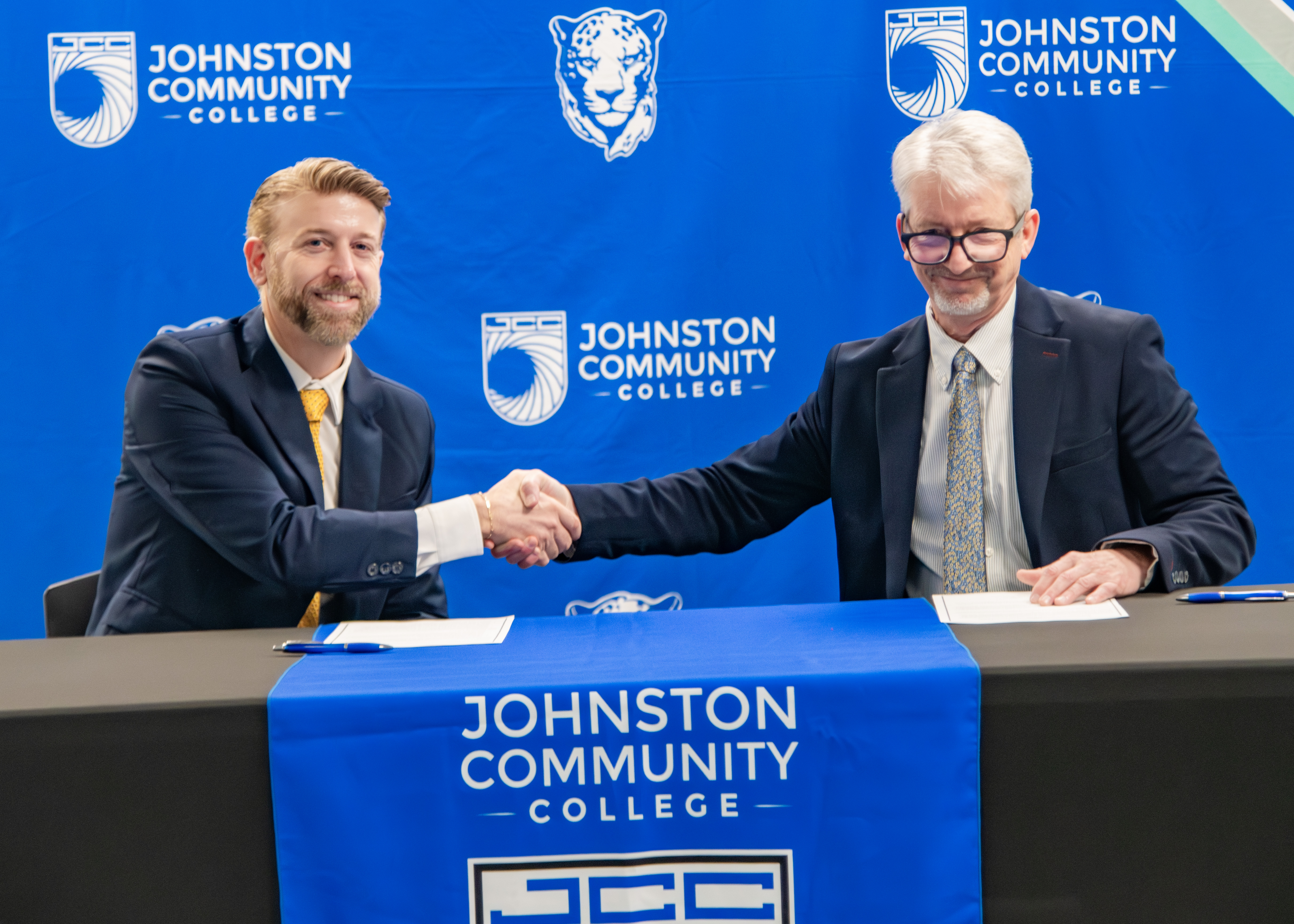 NCWU President Dr. Evan Duff and JCC President Dr. Vern L. Lindquist
